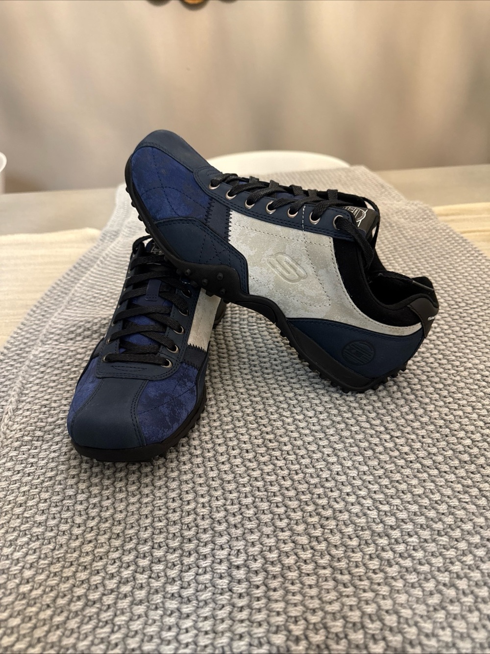 Skechers Navy Blue and Light Gray Low-Top Sneakers
